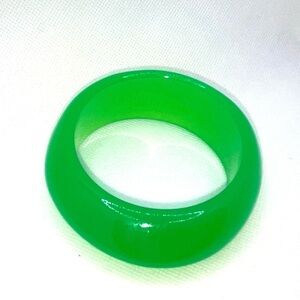 1960’s Green Lucite Mod Bangle Bracelet Vintage